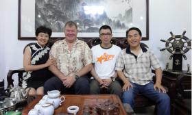 世界第一生命教練、全然心理學(xué)創(chuàng  )始人杰夫·艾倫一行到我公司參觀(guān)